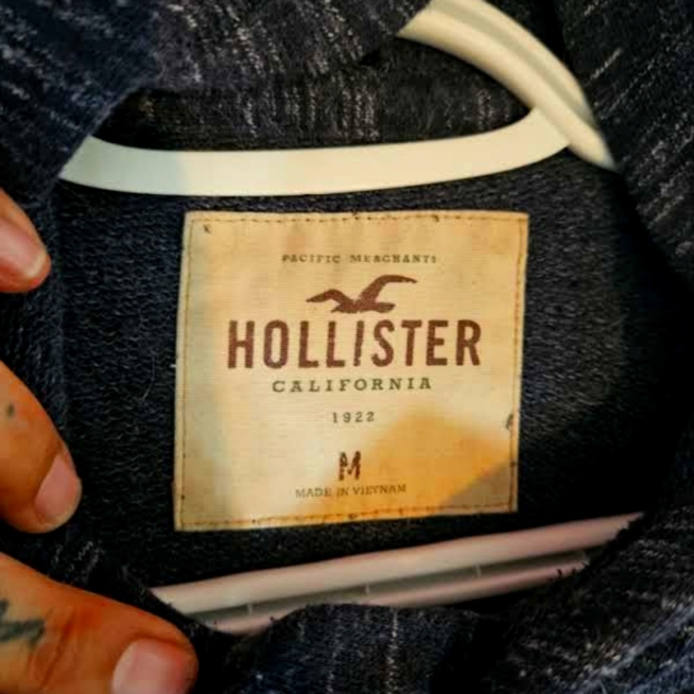 Men's Hollister hooded t shirt size medium